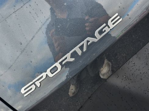 Certified 2024 Kia Sportage EX image 11