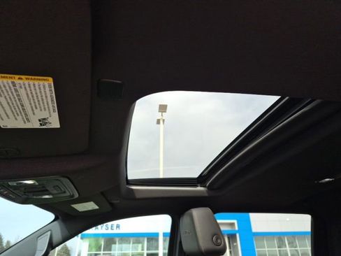 Used 2025 GMC Sierra 3500 AT4 w/ AT4 Premium Plus Package AWD/4WD image 16