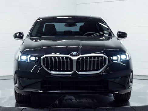 Certified 2025 BMW 530i image 5