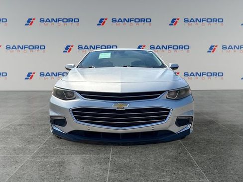 Used 2017 Chevrolet Malibu LT w/ Driver Confidence Package FWD image 8