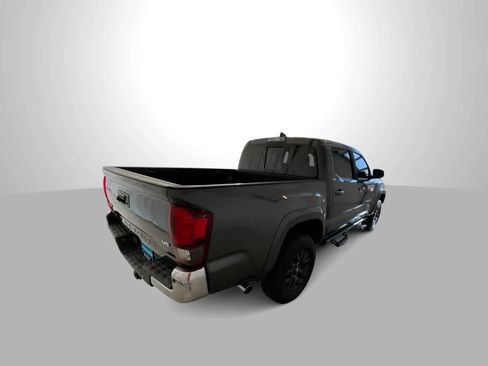 Used 2019 Toyota Tacoma SR5 AWD/4WD image 8