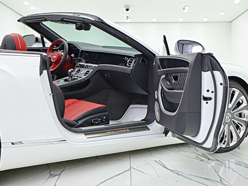 Certified 2022 Bentley Continental GT Mulliner AWD/4WD image 11