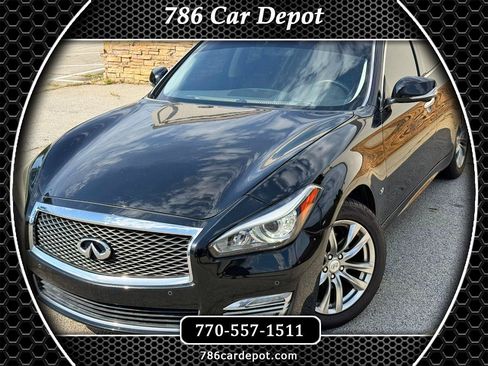 Used 2018 INFINITI Q70 Luxe RWD image 1