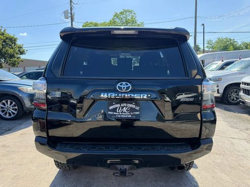 Used 2018 Toyota 4Runner SR5 RWD image 6