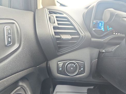 Used 2016 Ford C-MAX SE image 24