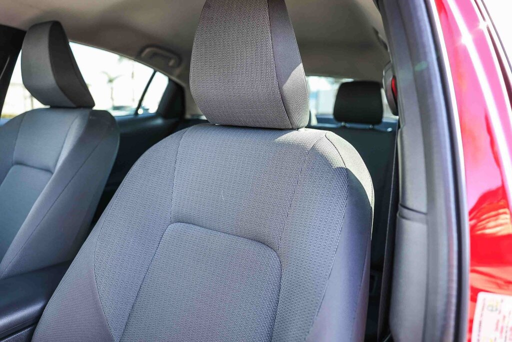 Certified 2025 Toyota Prius LE FWD image 13