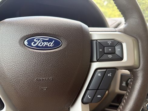 Used 2018 Ford F150 Lariat w/ Equipment Group 502A Luxury AWD/4WD image 27