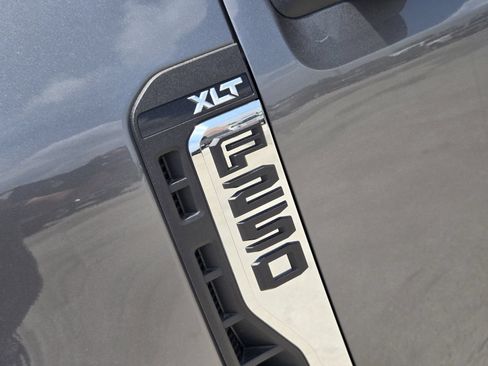 New 2026 Ford F250 XLT w/ FX4 Off-Road Package AWD/4WD image 12