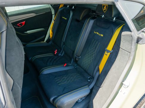 Used 2024 Lamborghini Urus Performante AWD/4WD image 50