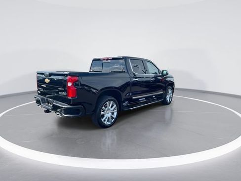Used 2025 Chevrolet Silverado 1500 High Country w/ High Country Premium Package AWD/4WD image 8