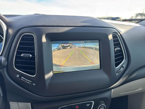 Used 2019 Jeep Compass Latitude image 16