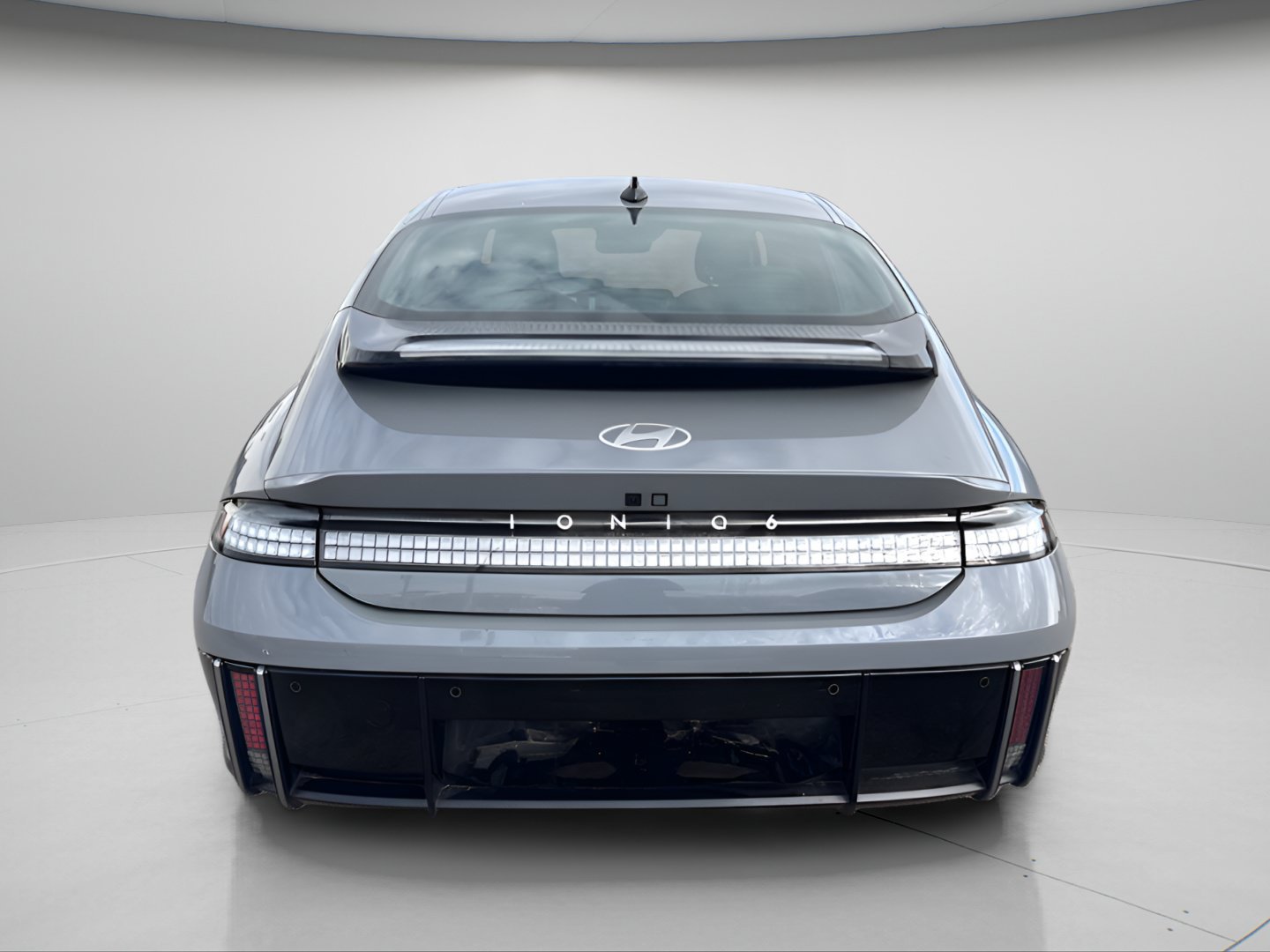 Used 2023 Hyundai Ioniq 6 SEL AWD/4WD image 9