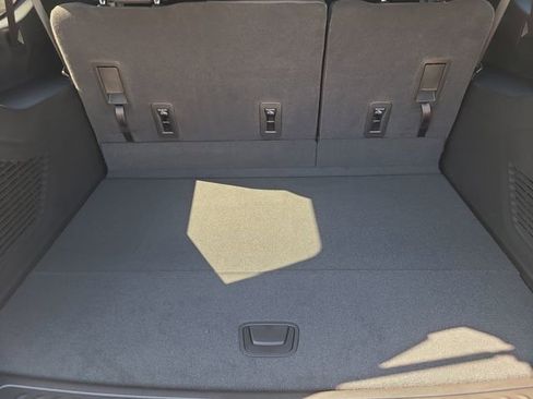 New 2026 Chevrolet Suburban LS RWD image 5