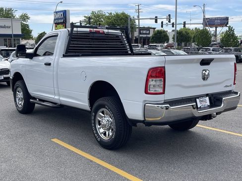 Used 2024 RAM 2500 Tradesman w/ Chrome Appearance Group AWD/4WD image 5