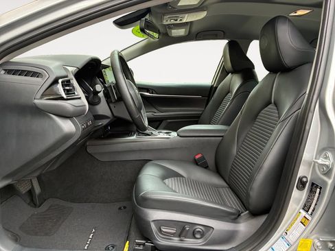 Used 2023 Toyota Camry SE w/ Convenience Package AWD/4WD image 9