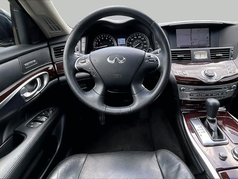 Used 2011 INFINITI M37 w/ Premium Pkg RWD image 5