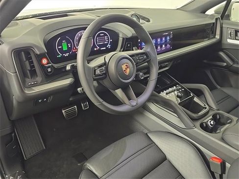 New 2026 Porsche Cayenne S image 4