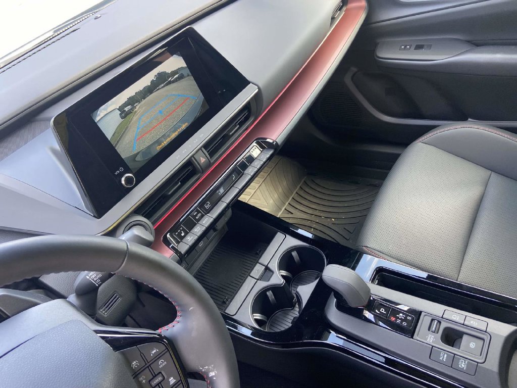 Used 2025 Toyota Prius Plug-In Hybrid FWD image 28