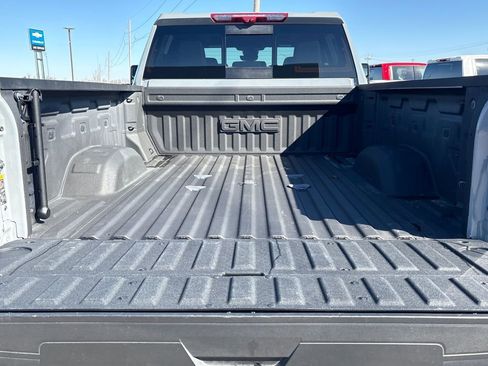 Used 2025 GMC Sierra 2500 AT4 w/ AT4 Premium Plus Package image 28