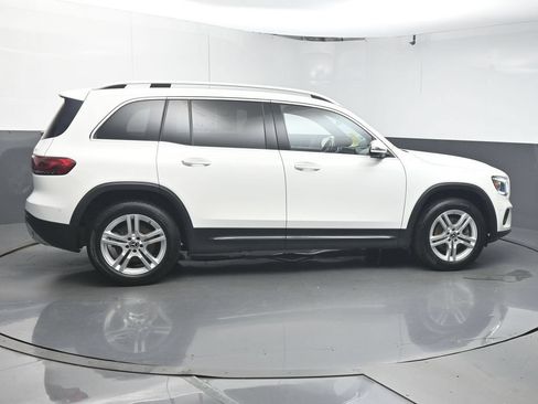 Used 2022 Mercedes-Benz GLB 250 4MATIC image 8