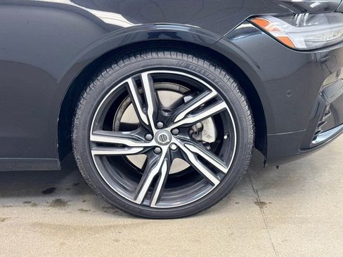 Used 2022 Volvo S90 B6 R-Design w/ Advanced Package image 4