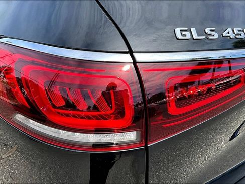 Used 2020 Mercedes-Benz GLS 450 4MATIC image 23