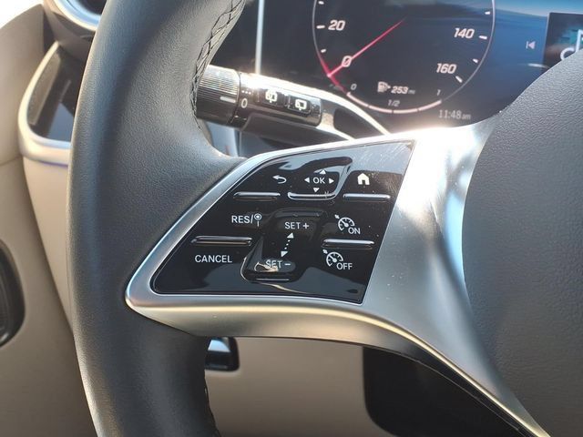 Used 2025 Mercedes-Benz GLC 300 4MATIC image 18