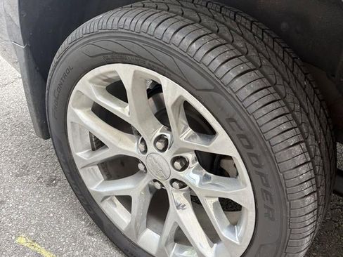 Used 2018 Chevrolet Tahoe LT AWD/4WD image 6