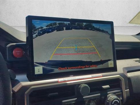 Certified 2026 Toyota Tacoma TRD Off-Road AWD/4WD image 18