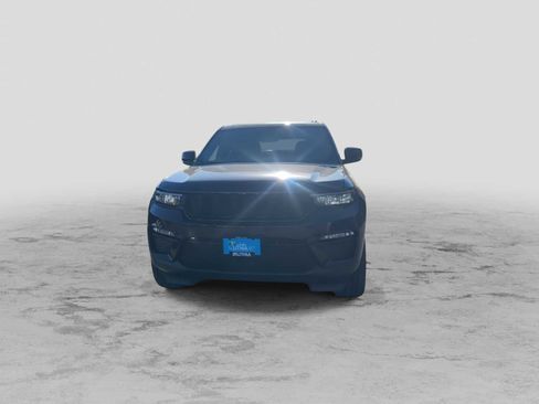 New 2025 Jeep Grand Cherokee Limited w/ Black Appearance Package image 3