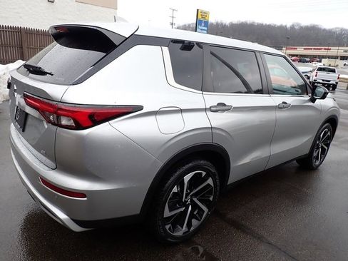 Used 2022 Mitsubishi Outlander SE image 7