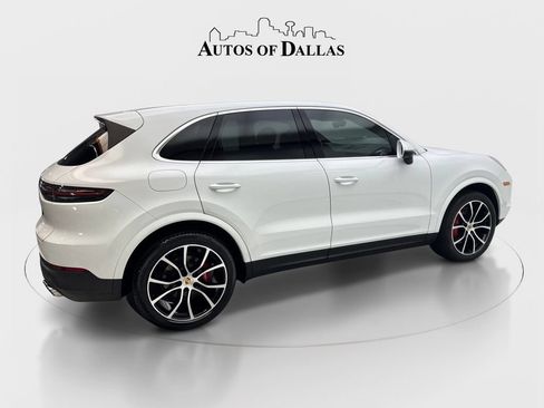 Used 2022 Porsche Cayenne w/ Premium Package AWD/4WD image 6