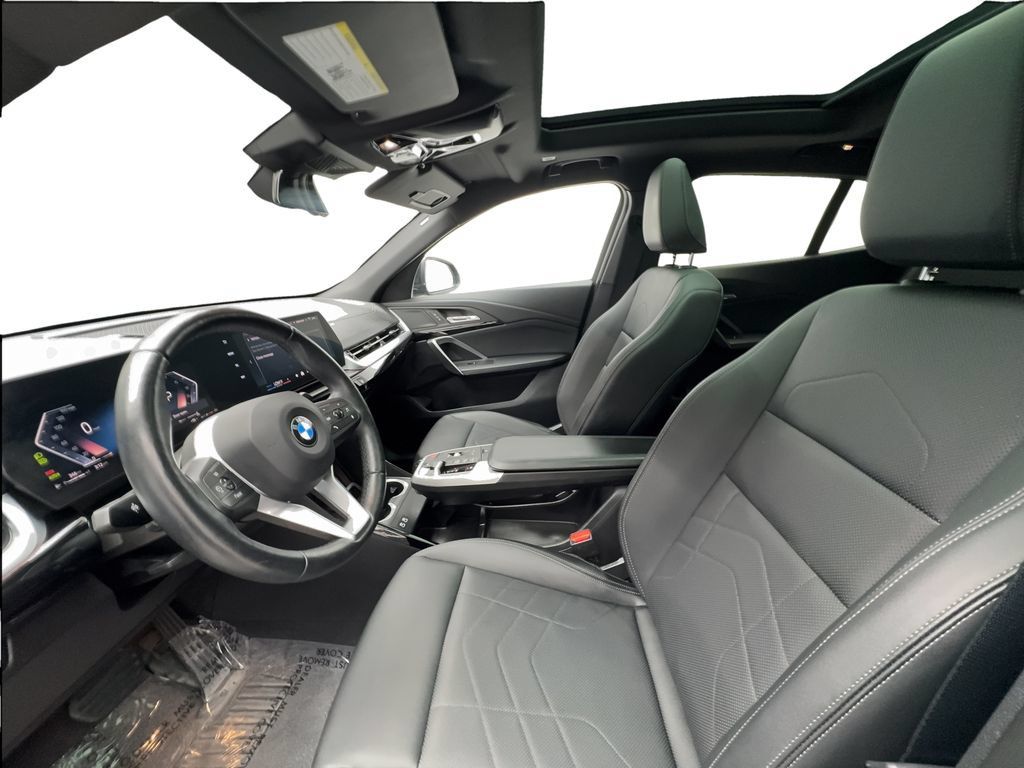 Used 2025 BMW X2 xDrive28i AWD/4WD image 19