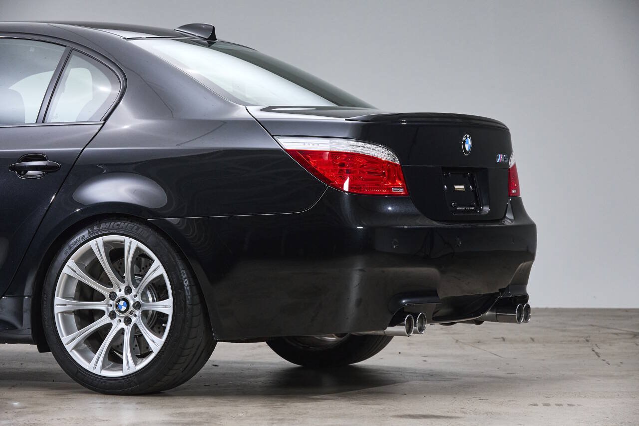 Used 2008 BMW M5 RWD image 23