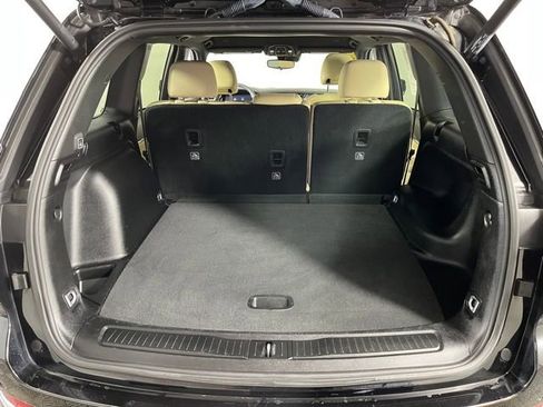 Used 2023 Jeep Grand Cherokee Limited image 39