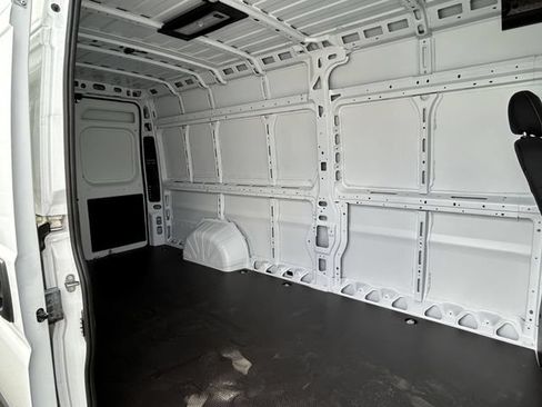 New 2024 RAM ProMaster 3500 w/ Premium Convenience Group FWD image 10