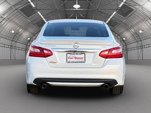 Used 2016 Nissan Altima 2.5 SR FWD image 6