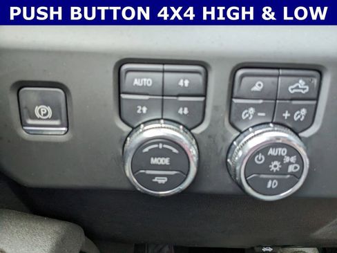 Used 2025 GMC Sierra 2500 AT4 AWD/4WD image 17