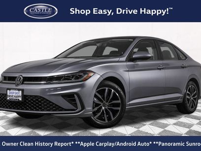 Used 2025 Volkswagen Jetta SE w/ Sunroof Package