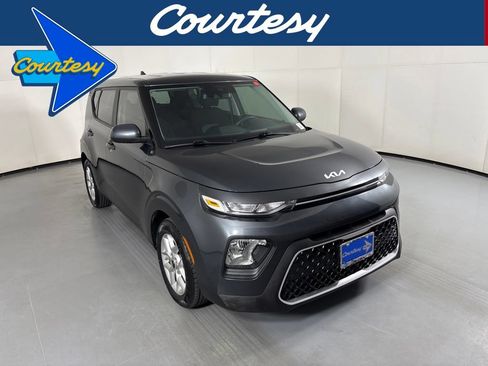 Used 2022 Kia Soul LX w/ Technology Package FWD image 1