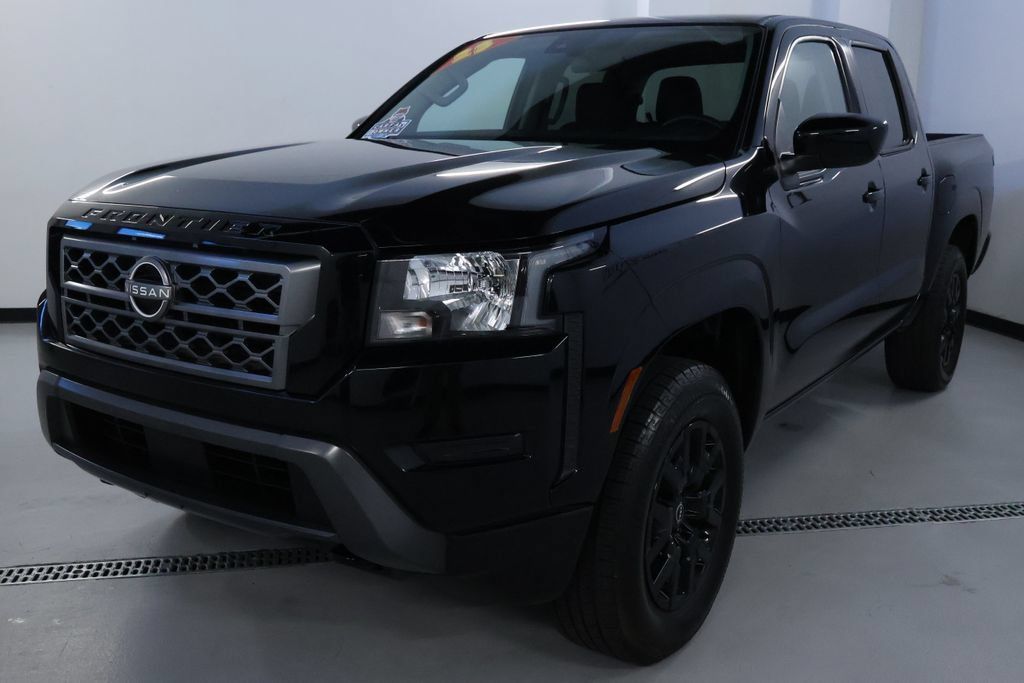 Used 2023 Nissan Frontier SV AWD/4WD image 3