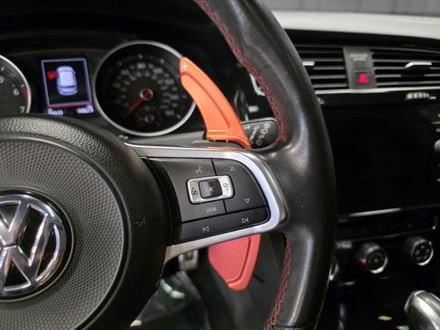 Used 2020 Volkswagen GTI SE image 22