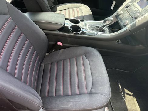Used 2013 Ford Fusion SE FWD image 8