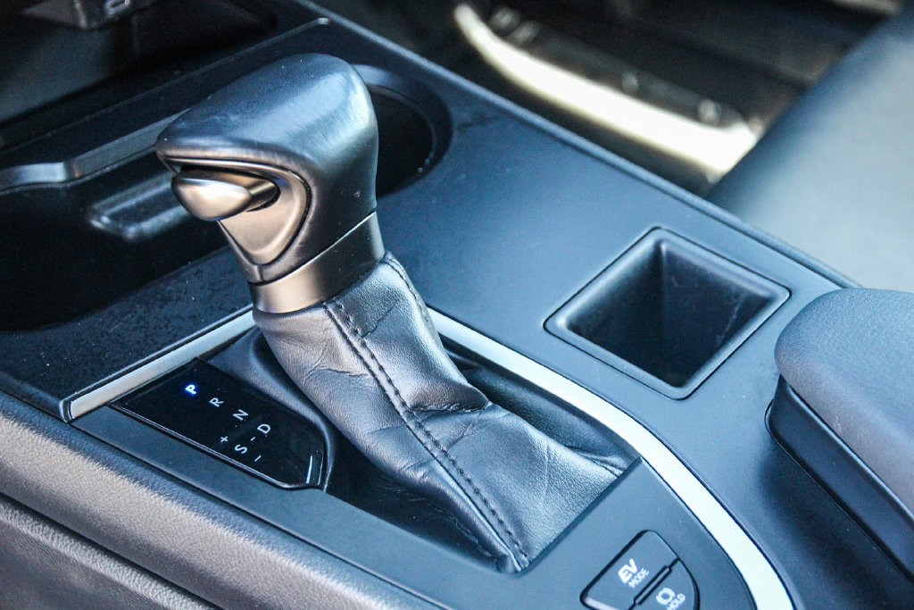 Certified 2024 Lexus UX 250h FWD image 21