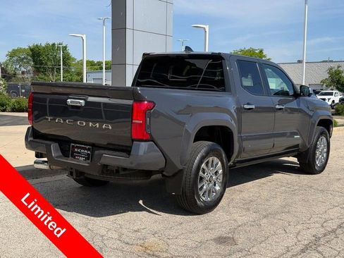 Used 2025 Toyota Tacoma Limited AWD/4WD image 3