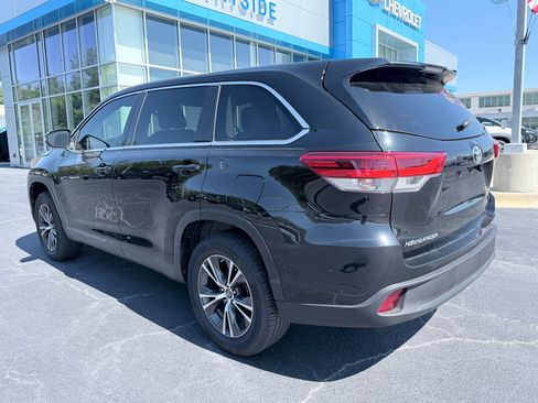 Used 2019 Toyota Highlander LE FWD image 7