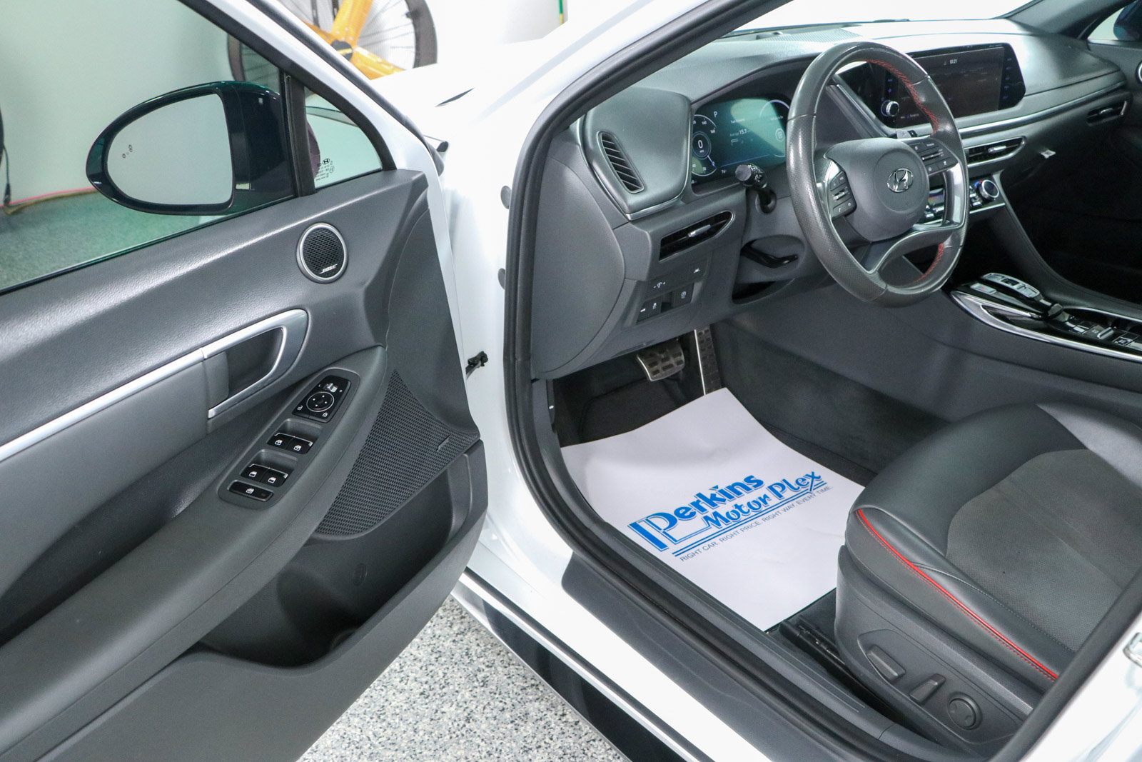 Used 2022 Hyundai Sonata SEL Plus w/ Cargo Package FWD image 3