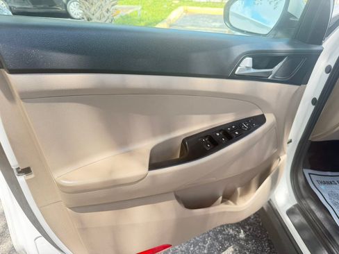 Used 2020 Hyundai Tucson Value FWD image 18