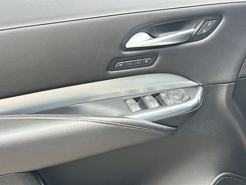 Used 2022 Cadillac XT4 Premium Luxury w/ Safety Alert Package image 16