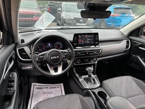 Used 2023 Kia Seltos LX AWD/4WD image 9